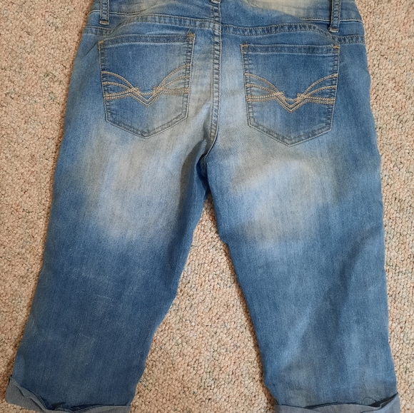 Low Rise Capris - Picture 3 of 3